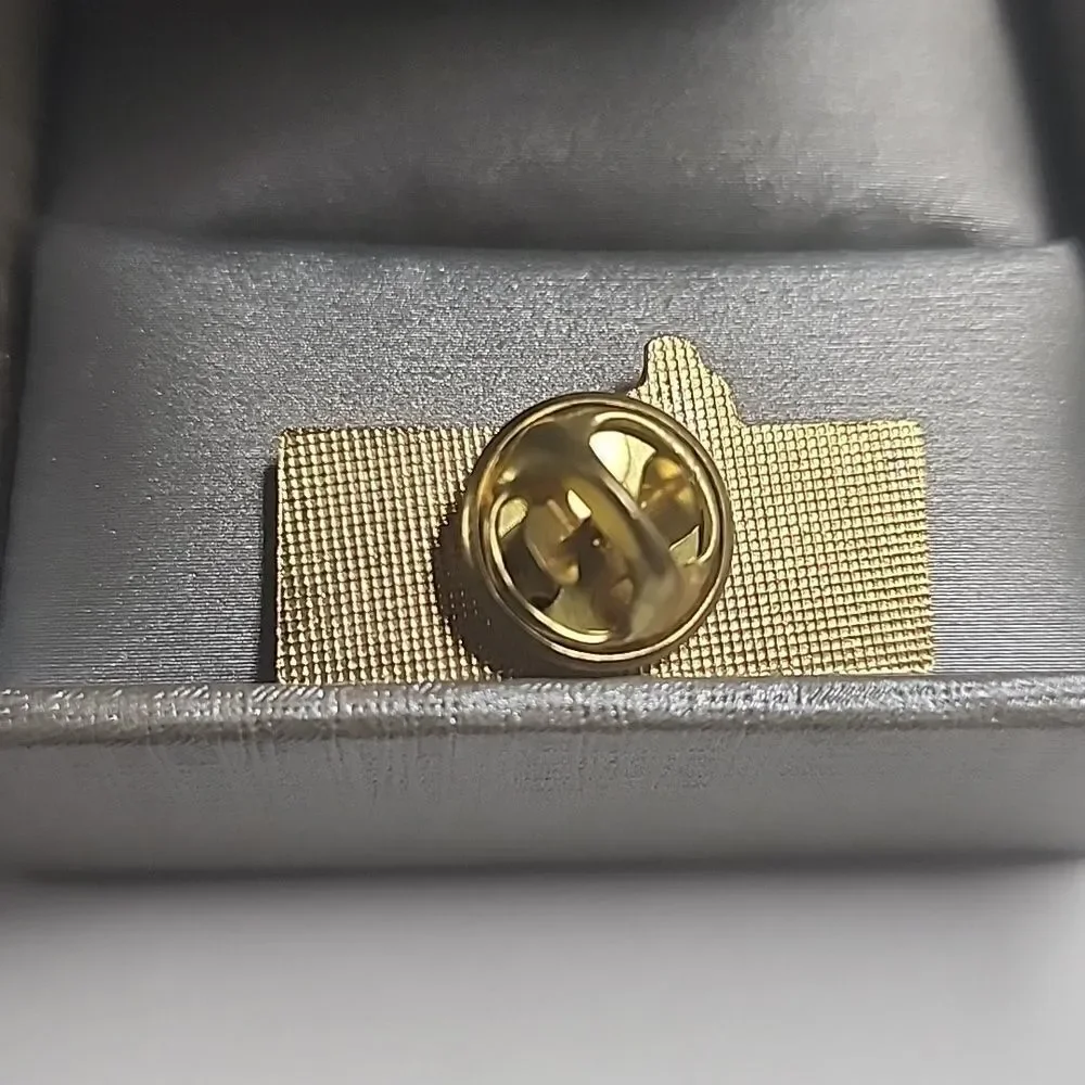 Mr Build of The Northwest Convention 1988 Contractor Lapel Hat Pin Brooch